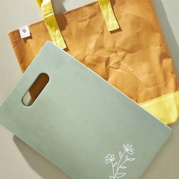 NWT Heartfelt by Anthropologie GardenTote and Kneeling Pad Gift Set - Picture 2 of 12